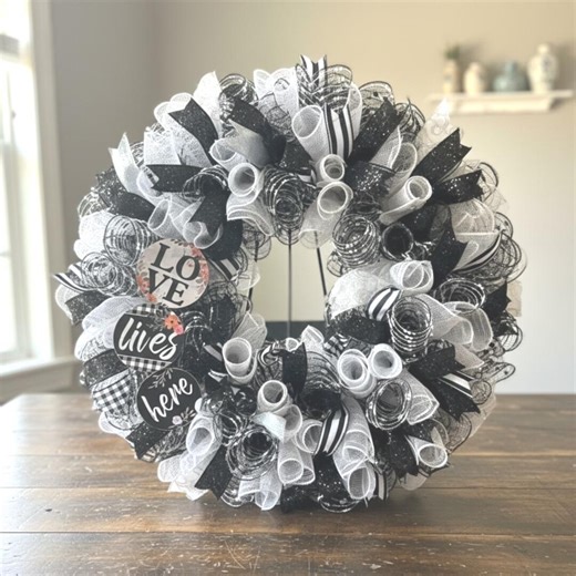 Handmade Grapevine Wreath | Black & White Decor - Etsy