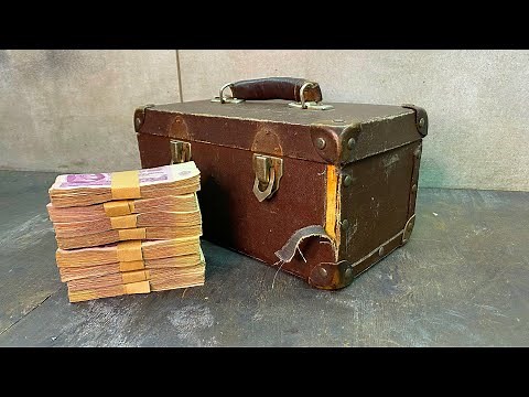 Travel suitcase restoration. Found 20 000 💲 under a secret bottom.