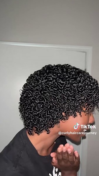 Defined Curls for Type 4 Hair: Styling Tips and Products