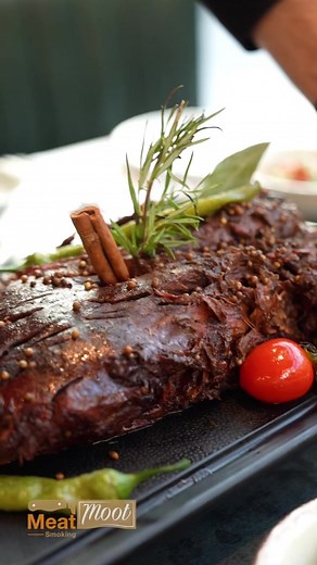 Choose to eat flavoured food out of the box , choose Meat Moot . #istanbul #meatlovers #meatmoot #vadistanbul