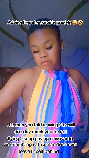 New advice for the week.... You see that business/work ur managing ,that's putting small small change into ur hands, the worst you can do to ur self is to abandon it coz ur man said you should 😂😂😂 I laugh in China. Have you asked ur self this question, why is it that most men don't want to empower their wife? As a woman and you have ur own money ,you don't know what God did for you....having ur own money as a woman saves you from a whole lot. We know our husband's money is sweet oo,but let it