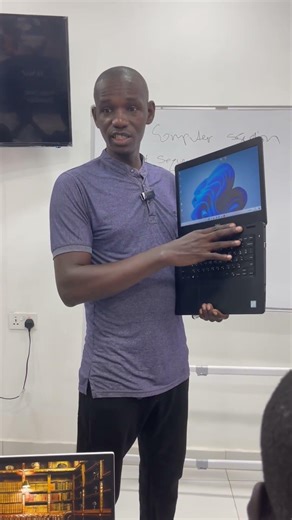 Computer lessons at BAGZ INSTITUTE