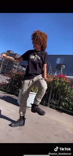 I miss gliding 😫#sorrychallenge #sorrydancechallenge #sorry
