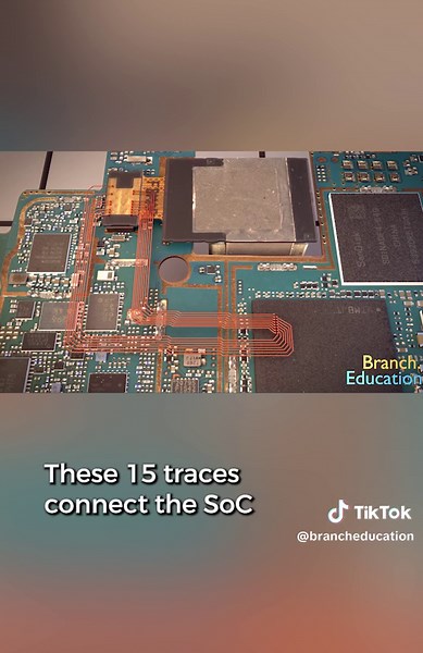 How the smartphone's brain is connected to the PCB! 📱 #technology #pcb #smartphone #howitworks #soc #microship