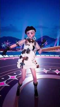 Styling your most hated pieces - Bye-Bye Dust Kitty