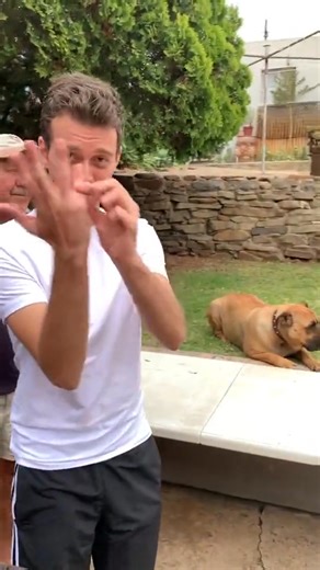 Do the pinky trick 🤙🏻 | Magic Break