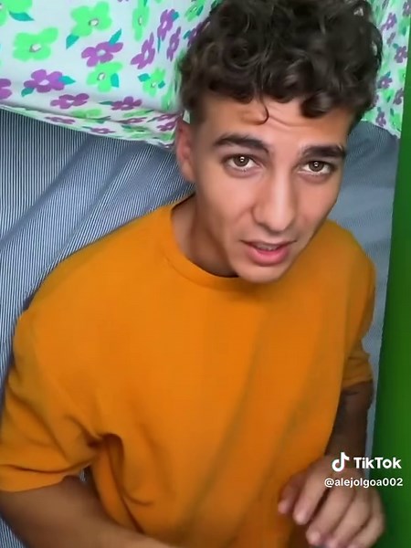 Videos de Alejo lgoa shorts 002 (@alejolgoa002) con “nhạc nền - Alejo lgoa shorts 002”