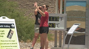 Death Valley heat lures thrill-seekers despite dangerous highs