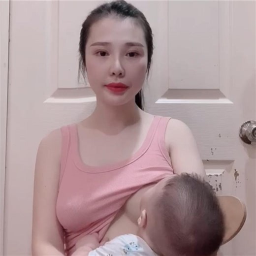 the correct way to breastfeed #breastfeeding #tutorial | Ayza