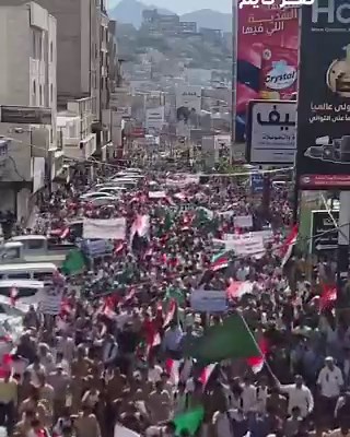 It is very rare for Saudi to manage political capital on the streets like this. What's interesting here is the lack of anti-UAE sentiment in Taiz. (At least I didn't see it here) IRGC's recent escalations seem to have forced a disciplined script on the anti-Houthi bloc, but what would be interesting to see is if this survives the current regional stress test.