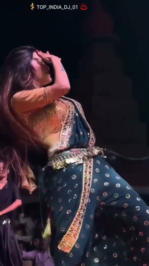 RADHA 🤩⚕️🦋❤️ #dj #halgioriginalmix #dancemusic #dance #partymusic #love #djdance #hindisong #djsong