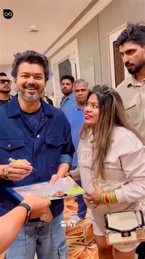 Thalapathy Fan Girl Moment😍🔥| JanaNayagan Audio Launch | Malaysia Fans Meet | TVK