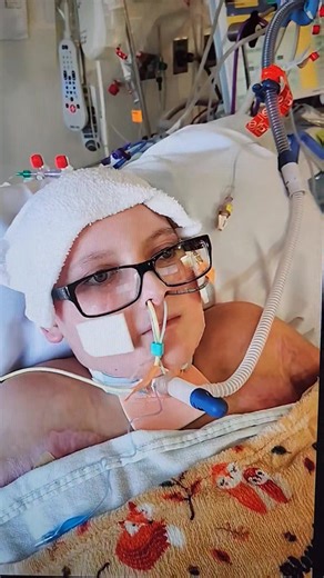 35K views · 884 reactions | Riley is watching the Lions game. 女 Here...