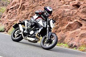 KTM 新 690 Duke のｲﾝﾌﾟﾚｯｼｮﾝ記事を拝借 | ばいく生活あれこれ