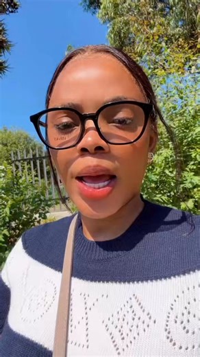 But it’s not out of character; she did the same thing to Faith Nketsi’s best friend, Kim, on Instagram lives with her friends because they were sharing a man (Hlubi) back then. She’s only sorry because of the backlash