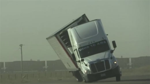 Massive dust storms cause fatal crashes in Texas