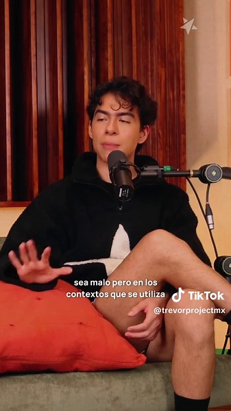 BITE 6 ¿El mundo está diseñadx para nosotrxs lxs neurodiversxs? 🤨 Si tienes dudas sobre tu identidad u orientación, escríbenos, no estás solx. Mira el nuevo capítulo de Buzón Diversx en nuestro canal de YouTube (link en bio). Hosts: @Alex Lara @Astra Lem Invitadx: @Diego Carreto #trans #lgbtq #saludmental #salirdelcloset #drag