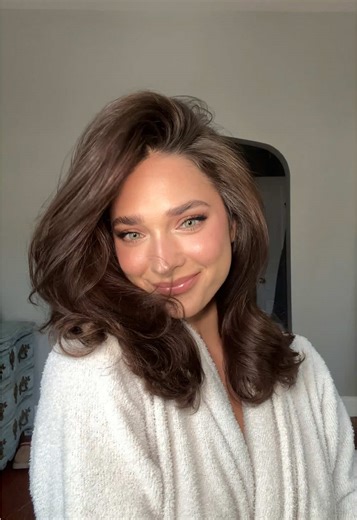 Shapeshift Your Look with Stunning Makeup Tutorial