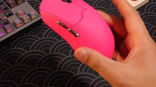 选手机器性能强，畅享全新X100系列流畅体验！搭载强劲处理器与旗舰配置，轻松应对多任务与高强度使用场景。无论是日常通勤、移动办公还是游戏娱乐，X100系列都能带