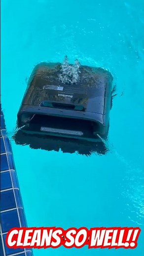 This AI Pool Robot Cleans EVERYTHING 🤯 | Beatbot Sora 70