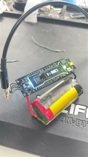 Luxe XR Max sin encender 🔧 Lo reparamos y volvió a la vida. ¡Listo para usar! ✅