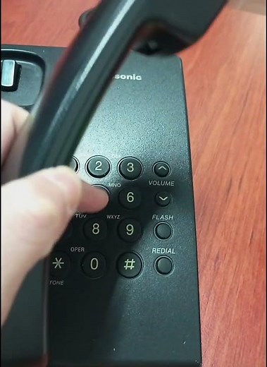 Pasar llamada a otra extensión con Panasonic básico.