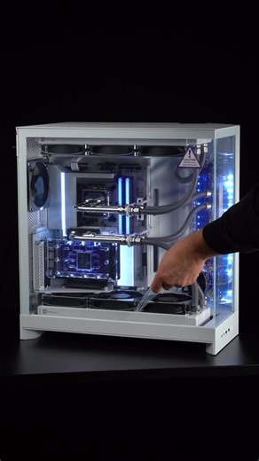 Herokii 🇩🇪🇺🇸 on Instagram: "⚠️ Achtung ⚠️ Lautsprecher auf maximale Lautstärke für einen Gänsehautmoment 🤫 Wird hier das wohl schickste Projekt in einem @nzxt_de H9 ausgepackt? Lass es mich wissen! Case: NZXT H9 2025 in White CPU: Intel Ultra 9 285k GPU: PNY RTX 5070 TI Epic-X Mainboard: NZXT N9 Z890 White RAM: V-Color 32GB 6200mhz DDR5 Manta XSky PSU: NZXT C1200 Gold in White Extra: NZXT Vertical GPU 3D Print Inspiration by @liquidhaus BLK V2 Wasserkühlung: Alphacool HPE-30 Full Copper 360