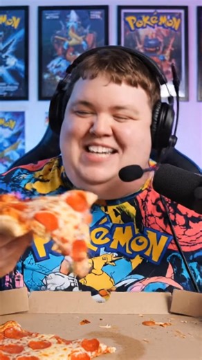 Pokemon Card Whatnot Streamer Eats Pizza While Opening Pokemon Card Packs 🍕🎴📱 Pokémon Card Whatnot Streamer Eats Pizza While Opening Packs — Chaos, Crumbs, and Cardboard Dreams 📱🎴🍕 The stream goes live five minutes late, as usual. The chat floods in anyway—emojis, sirens, “RUN IT,” and someone already asking for deals before the first pack is even on screen 📱🔥. The camera shakes for a second, then steadies, revealing the setup: stacks of Pokémon packs, a greasy pizza box cracked open to 