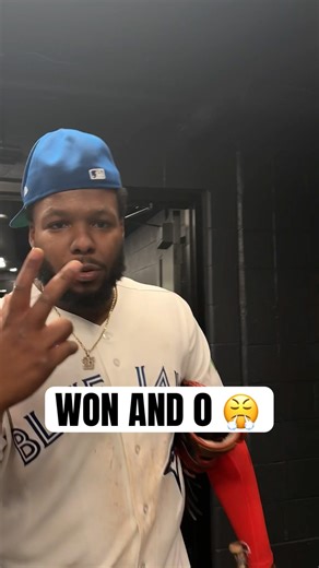 A special Opening Night WIN message from your Toronto Blue Jays 😌 #Toronto #BlueJays