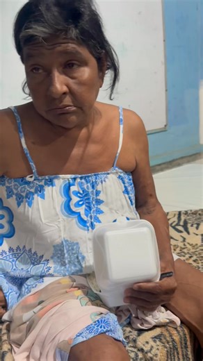 🌼 on Instagram: "SOS🚨 La señora Carmen está SOLA en el albergue Gabriela Mistal en Galilea. Mañana deben dializarla, hasta ahora no hay respuesta de EPS ni de nadie. No tiene NADA, ni cédula. Ayúdenme a difundir el amberhuila mistral"