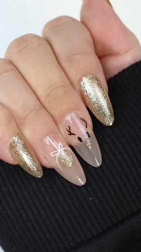 Reindeer games and golden glitz! 🌟 These glittery nails are simply holiday perfection! Colors used: Lily of the Valley 214 Gold Gel Liner 6 White Gel Liner #PLANails 🖤 #PLAPro #parislashacademy #PLAGels #DecemberNails #HolidayNails #PLAGelLiners #ChristmasNails #glitternails | PLA Nails
