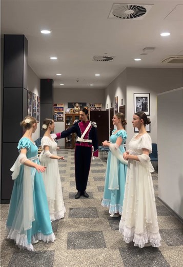 Folklor w Tańcu: Inspiracja od Seniorzy na CZASie