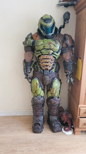 Cosplay as Doom Slayer in Fortnite with the Chronos Suit from Astroneer