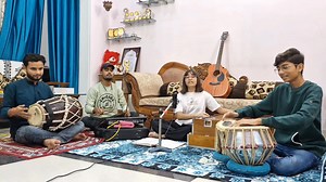 Dama Dam Mast Kalandar - Nusrat Fateh Ali Khan Sahab | स्वRA FUSION Credits:- • Singer - Nusrat Fateh Ali Khan Sahab • Writer - Amir Khusrow Sahab Thanks For Watching Our Video, I Hope All Have Enjoyed It. Please like and share our video. For any inquiries and collaborations:- Email - anshikarajotia@gmail.com Phone - 8770122466 Youtube : https://youtube.com/@SwaraFusion Instgram : https://instagram.com/swara_fusion/ #sufi #singer #artist #band #newmusic #trending #musicians #musicvideo #song #mu