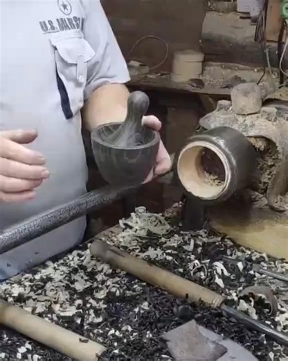 Techniques for lathe work on black oak #carpenter #woodworking | Unlimited.woodworking | Facebook