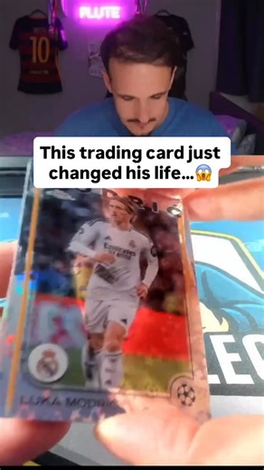 This is what it looks like to hit a Lionel Messi autograph🔥🤯 | Topps FC