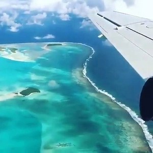 Allacciate le cinture, si atterra! 🛩💦 🎥: @la4life2013 | Voyage Privé
