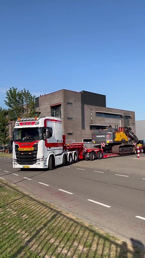 12K views · 680 reactions | From: MUD Transport #allequipmenttruckers #nextlevell #HeavyTrucksHeavyEquipment | All Equipment' & Truckers' | Facebook