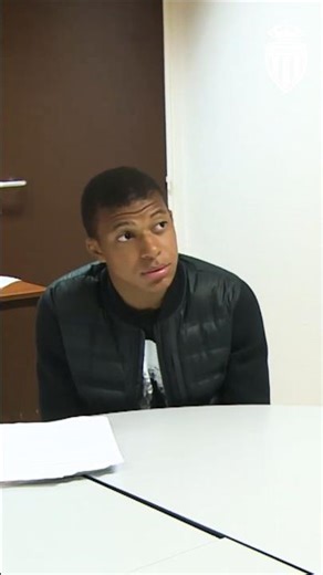 Kylian Mbappe en cours d'espagnol - AS MONACO