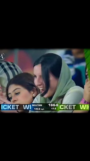 Showbiz fashion 360 (@showbizfashion360)’s videos with original sound - Showbiz fashion 360