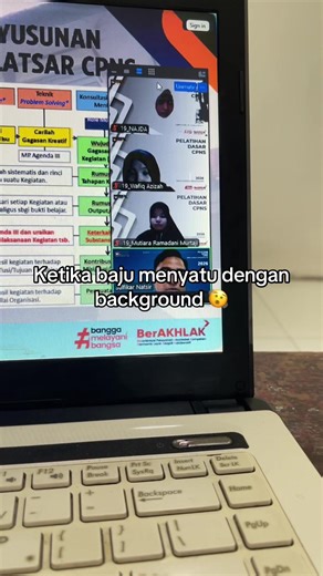 Ketika Baju Menyatu dengan Background dalam Zoom Meeting