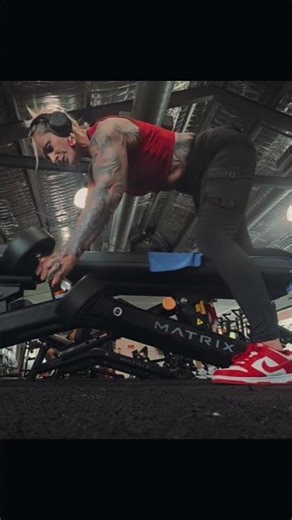 Flat Bench and Incline Rows❤️❤️😏