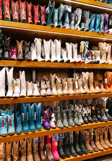 Where is all my cowgirls at?? In heaven y’all!!! @Boot-Barn #boots #cowgirlboots #photography #photoshoot #photographer