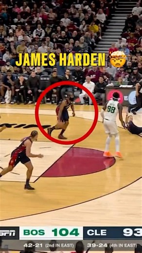 El Alley-oop de James Harden desde su campo 🤯 #nba #nbalatino #basketball #baloncesto #jamesharden