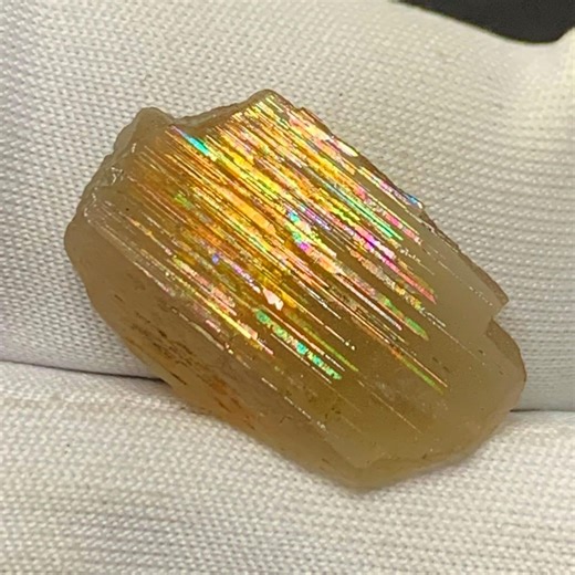 Natural Meteor Shower Sunstone/Rare Schiller Sunstone Raw From Tanzania  ((Size - 18×11×4mm)) ((Weight - 4.75 Carat))