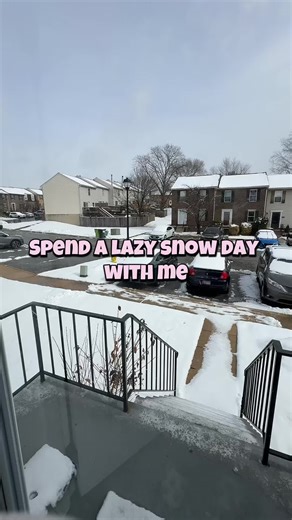 A very chill day that was needed. We didn’t get too much snow thankfully #snowday #vlog #monday #chillday #lifestyle
