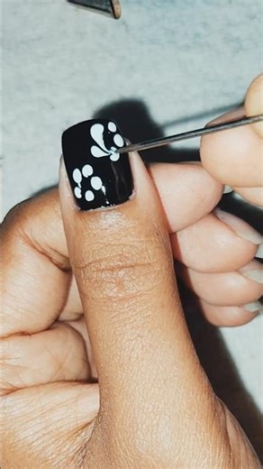 using septipin create simple nail art designs at home 🏠##nails #yt #ytshorts #youtubeshorts