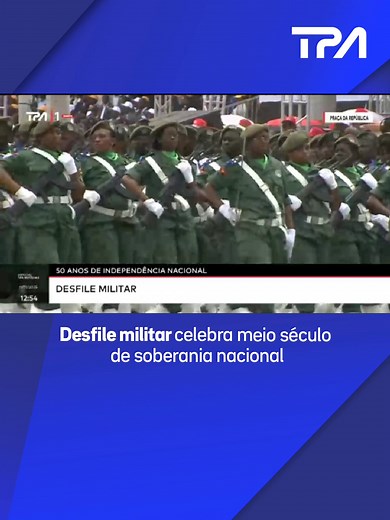 Desfile militar celebra meio século de soberania nacional Decorre neste momento, na Praça da República, o desfile militar alusivo aos 50 anos da Independência Nacional. A cerimónia, marcada por grande simbolismo, reúne forças dos três ramos das Forças Armadas Angolanas, FAA, e diversas entidades civis, numa homenagem aos heróis e à trajectória do país desde 1975. Sob o olhar atento de milhares de cidadãos e das mais altas figuras do Estado, o desfile celebra meio século de soberania, reafirmando