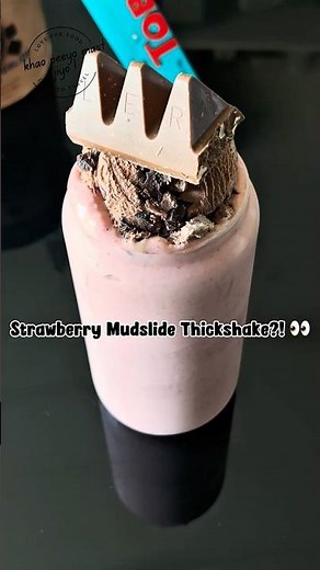 Strawberry Mudslide Thickshake 🍓🤯 Creamy, Chocolaty & So Addictive! #shorts