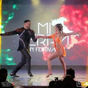 Showtime 🔥 Dancers: @ernestoanddenisse Festival: @mitierralatinfestival @pablitostellato_dancer Videographer: @socialdancetv #salsa #salsadance #dance #salsadancing #dancers #socialdance #socialdancetv #dancefloor #dancevideo #bailando #dancelife | Social Dance TV